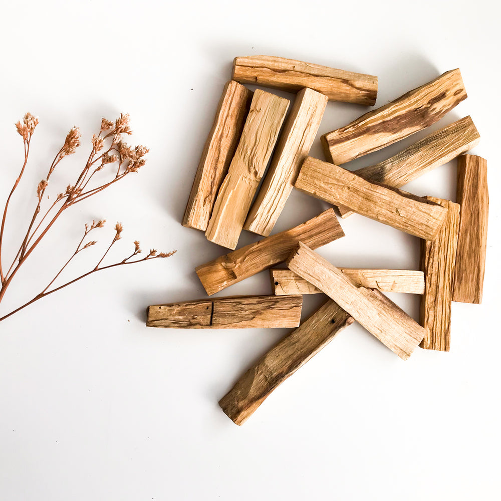 
                  
                    Palo Santo Räucherholz Sticks
                  
                